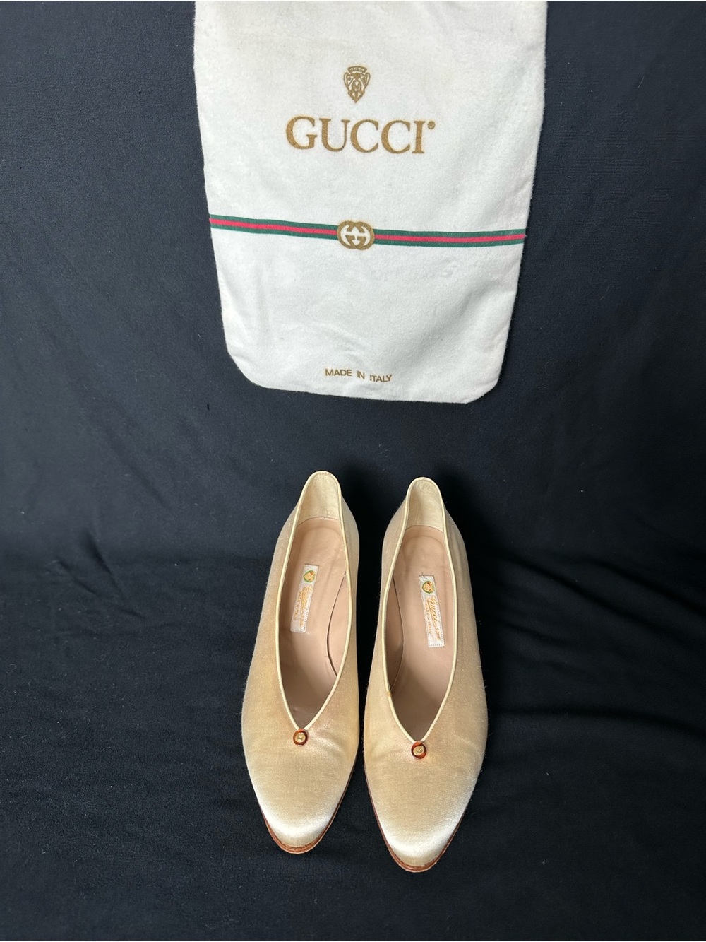 Vintage Gucci Cream Satin heels with dust bag Gold-Tone Accent 36.5 - Picture 2 of 16